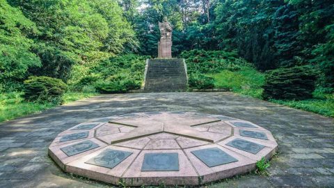 Sowjetischer Ehrenfriedhof in Müncheberg © Berlins Taiga - Dein Ausflugsführer in die sowjetische Geschichte