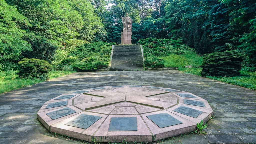 Sowjetischer Ehrenfriedhof in Müncheberg © Berlins Taiga - Dein Ausflugsführer in die sowjetische Geschichte