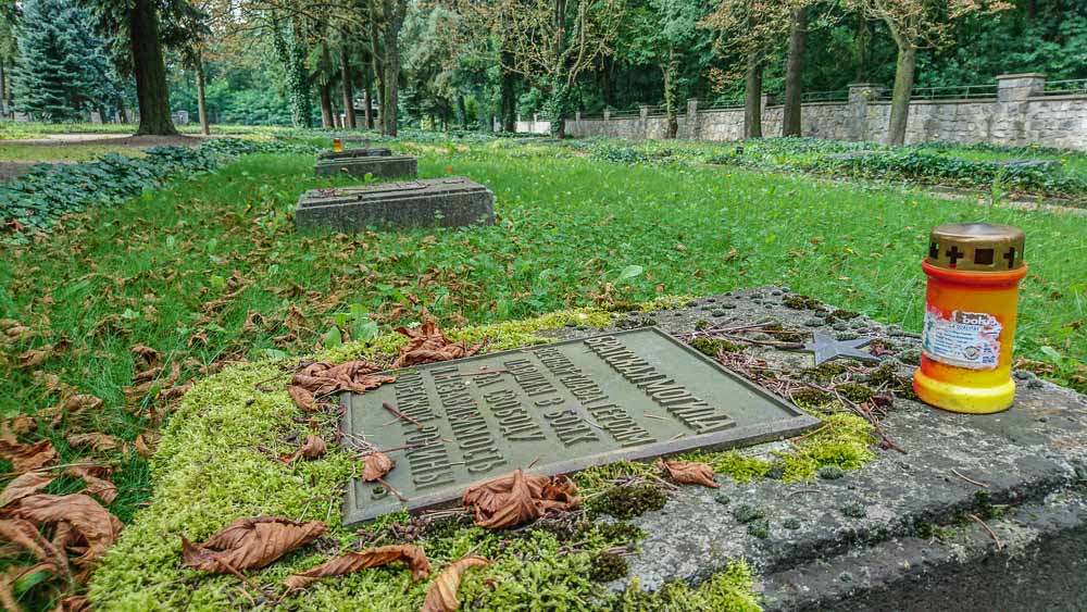 Sowjetischer Ehrenfriedhof Baruth / Mark © Berlins Taiga - Dein Ausflugsbegleiter in die sowjetische Geschichte