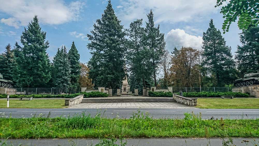 Sowjetischer Ehrenfriedhof Baruth / Mark © Berlins Taiga - Dein Ausflugsbegleiter in die sowjetische Geschichte