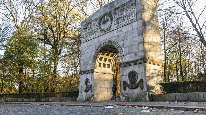 Eingangstor Sowjetisches Ehrenmal Treptower Park