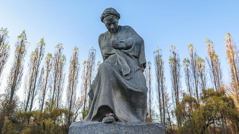 Statue Mutter Heimat Sowjetisches Ehrenmal Treptower Park