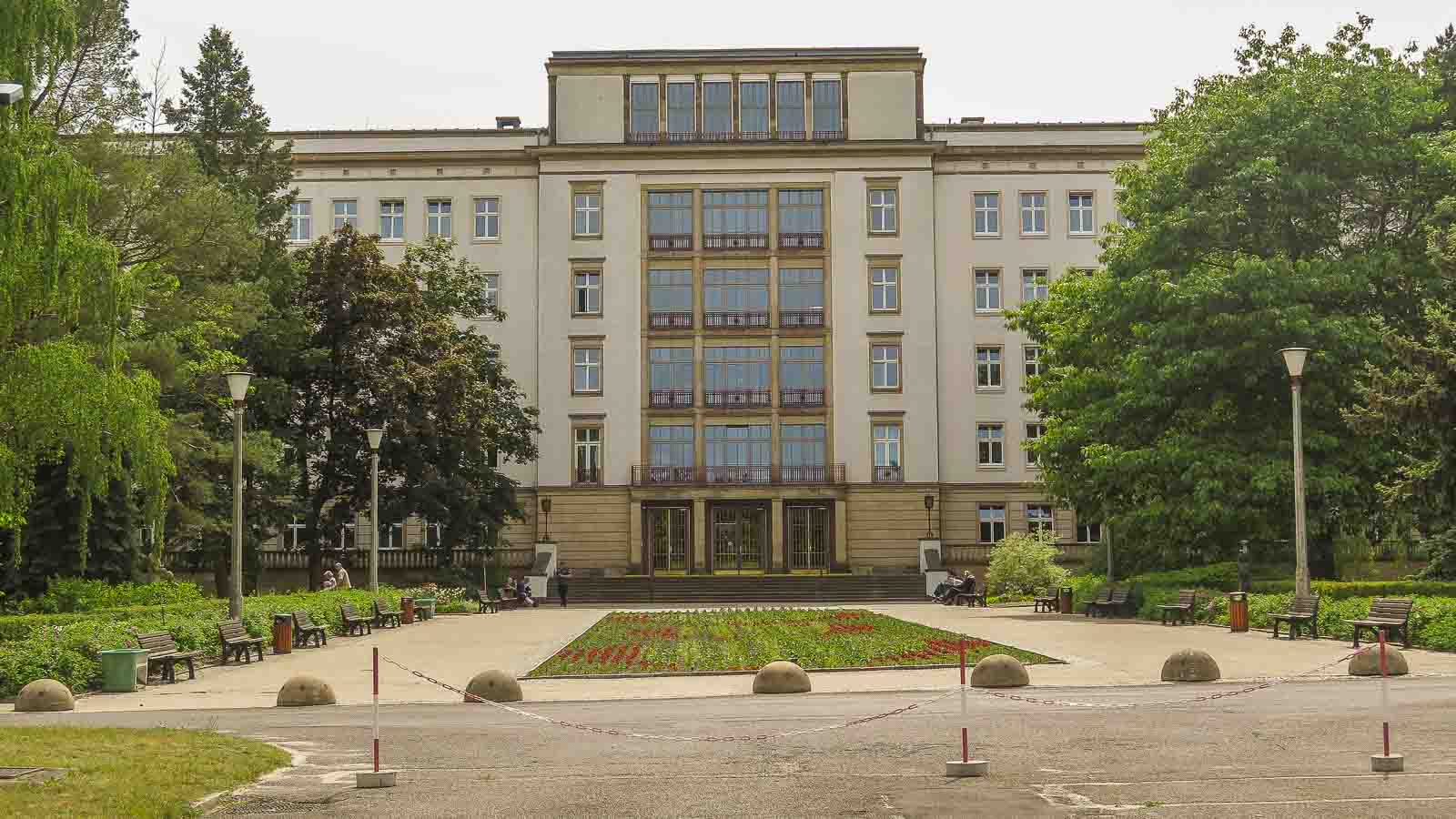 Krankenhaus Eisenhüttenstadt DDR Architektur