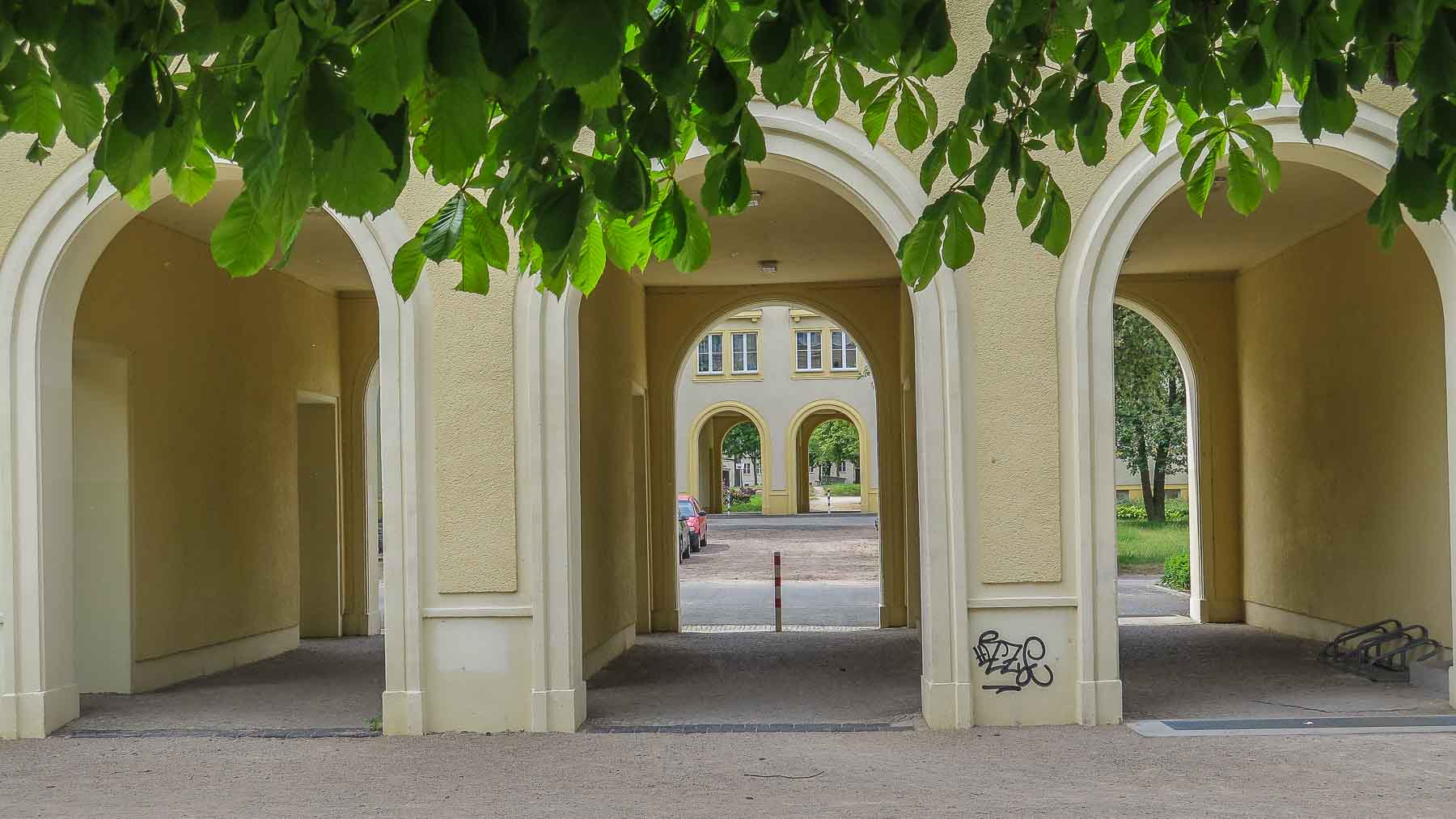 Torbogen Wohnkomplex II Eisenhüttenstadt DDR Architektur