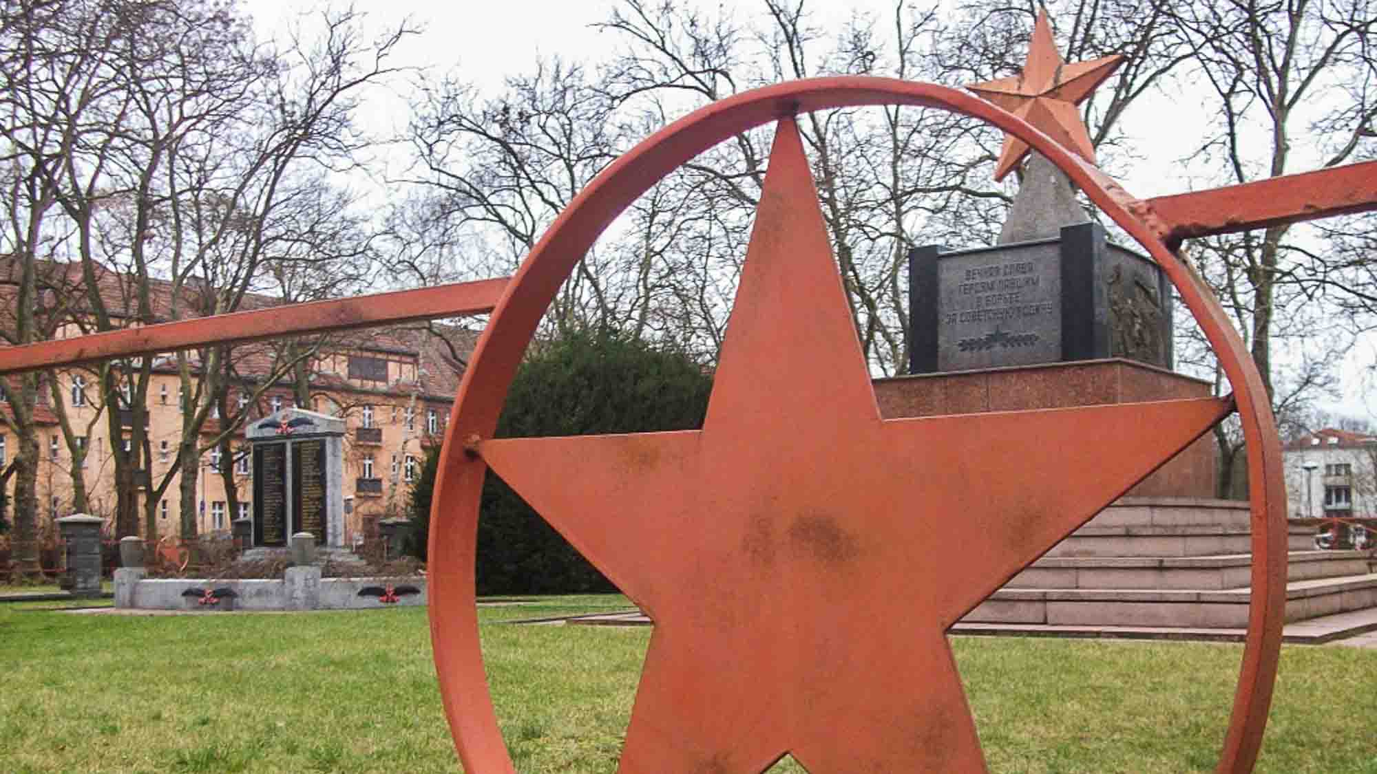 obelisk sowjetischer ehrenfriedhof hennigsdorf rathenaupark