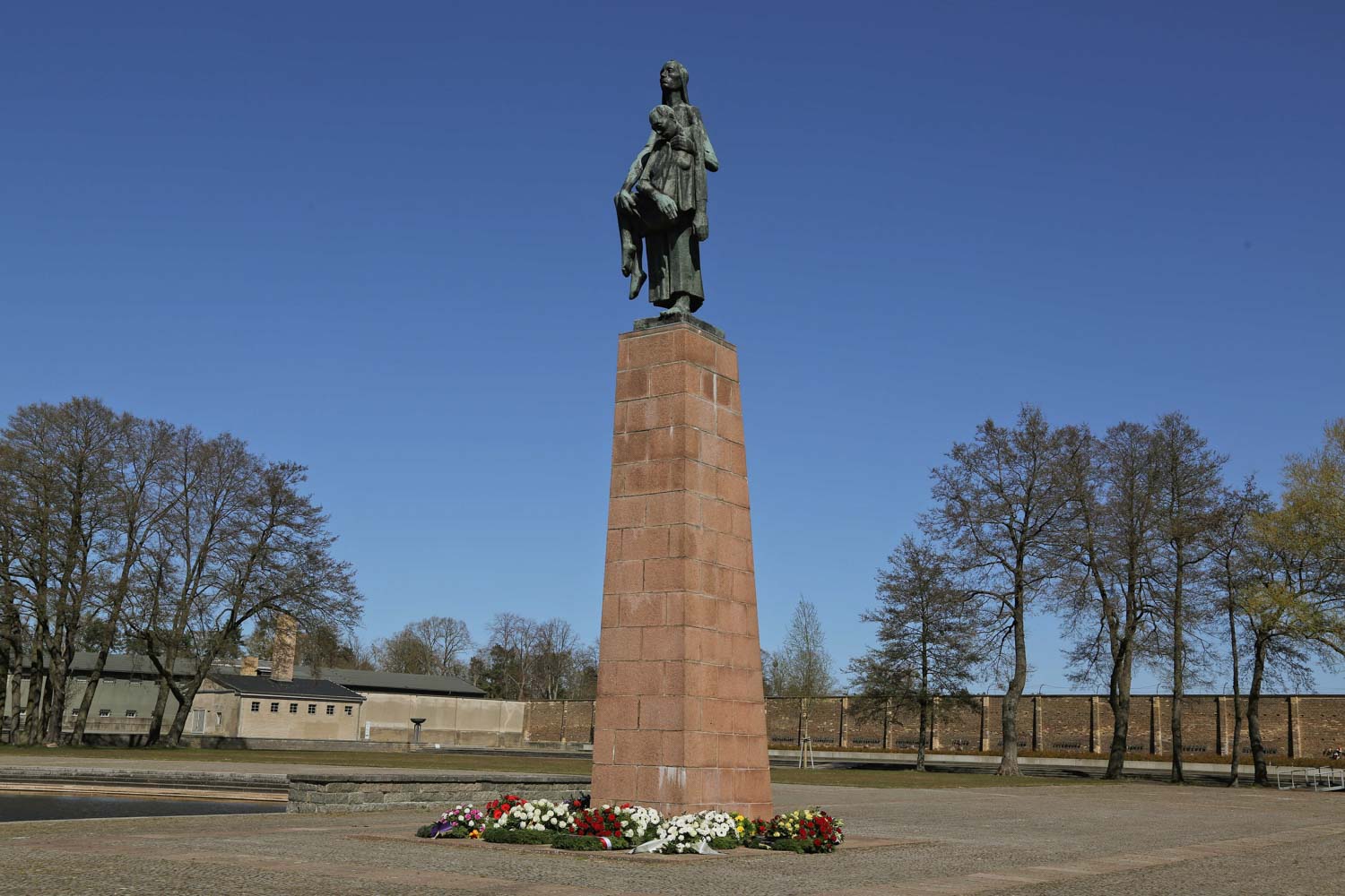 -Die Tragende- KZ Ravensbrück