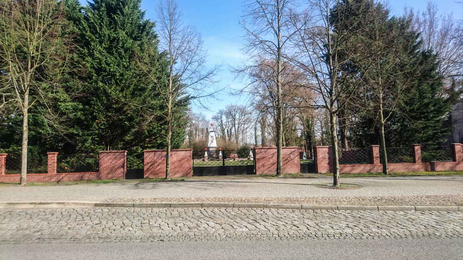 sowjetischer friedhof beeskow (oder-spree)