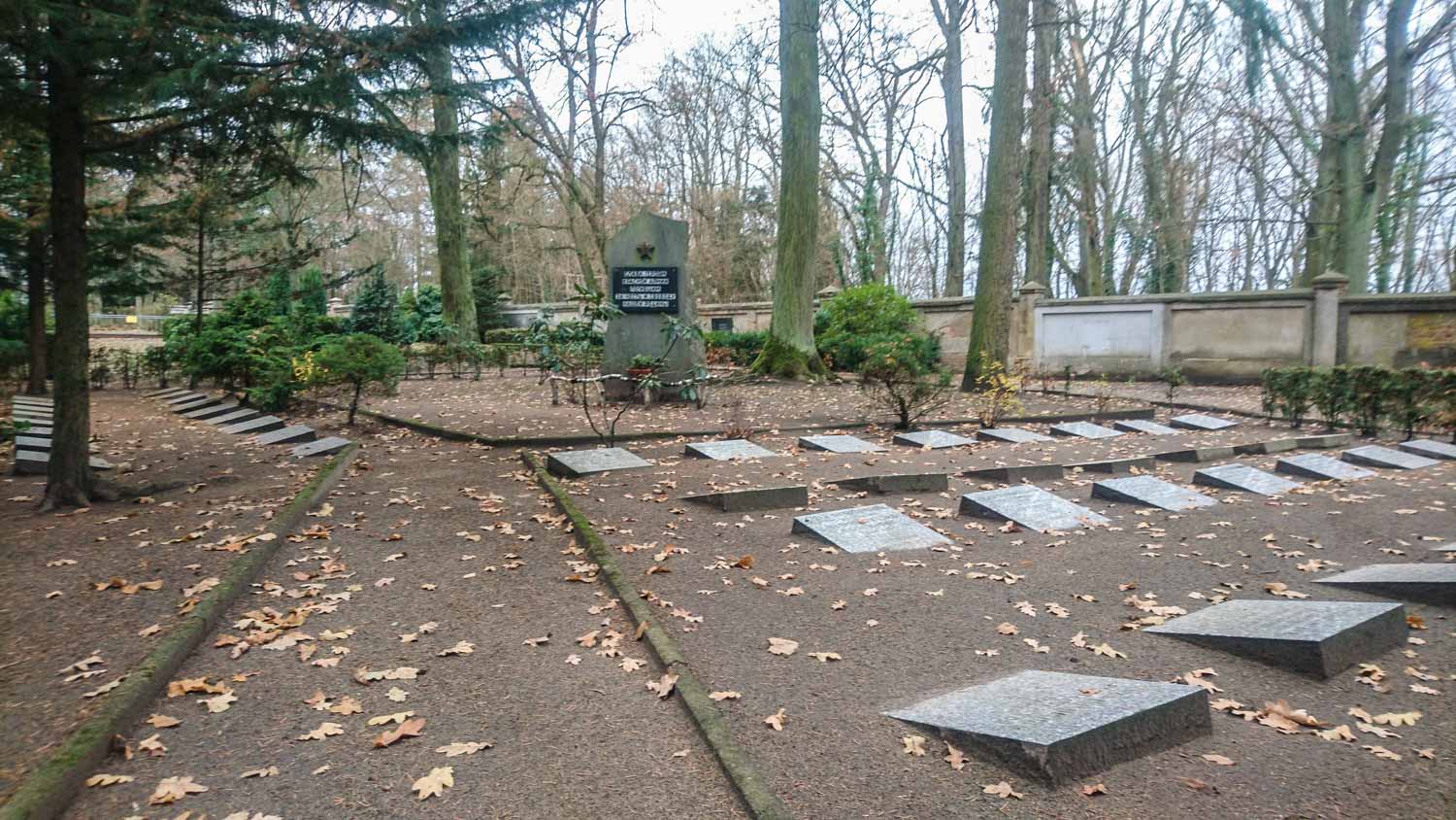 sowjetscher friedhof in friesack (landkreis havelland)